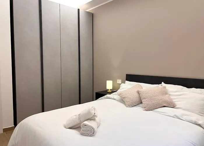 Luxury San Siro Apartment, 5 Min Metro, Balcony & Fast Wifi